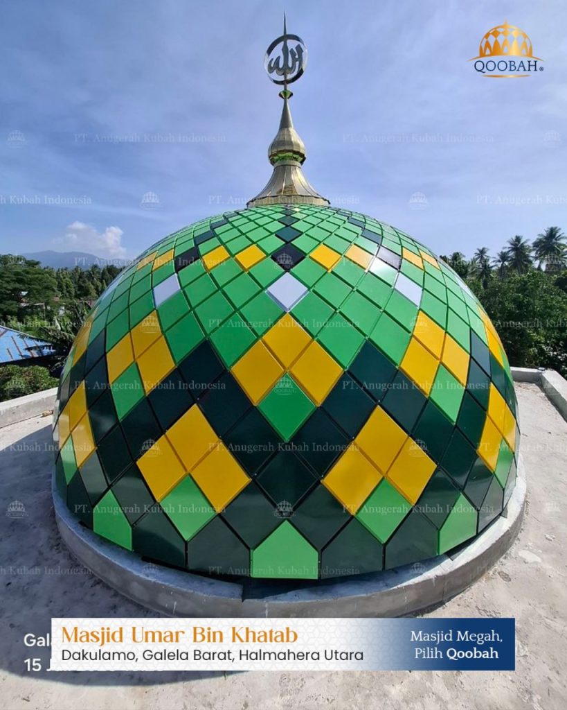 Kubah mushola enamel yang sudah terpasang dengan warna mengilap